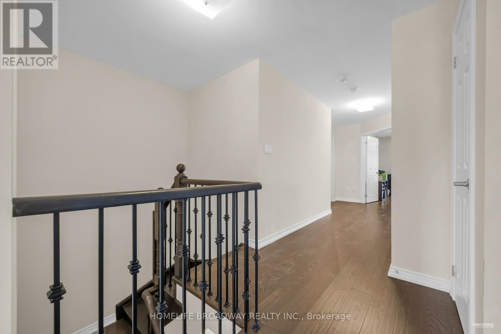 28 Paper Mills Crescent, Richmond Hill, ON - Indoor Photo Showing Other Room
