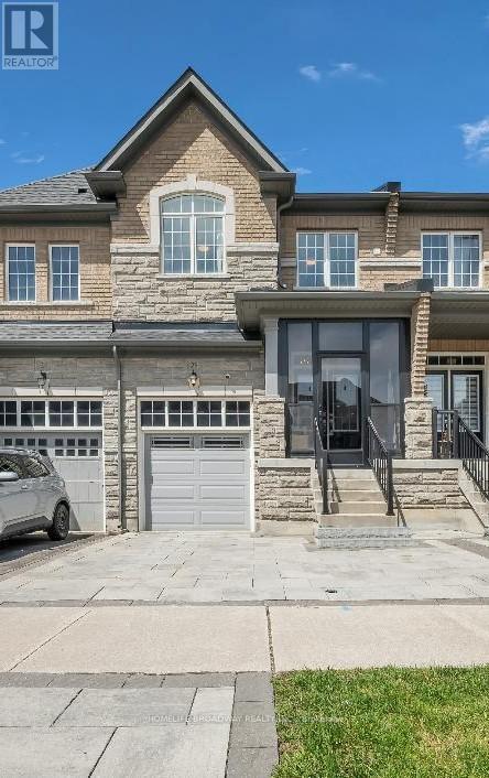 28 Paper Mills Crescent, Richmond Hill, ON - Outdoor With Facade