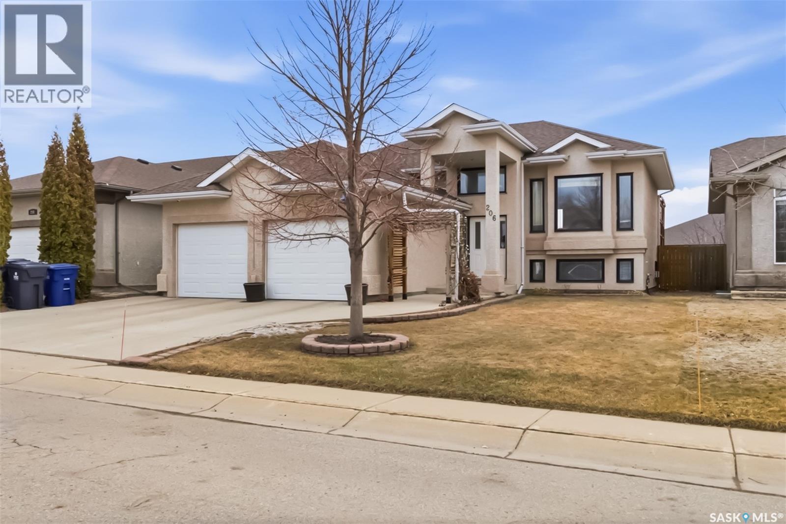 206 Brooklyn Crescent, Warman, SK - Outdoor With Facade