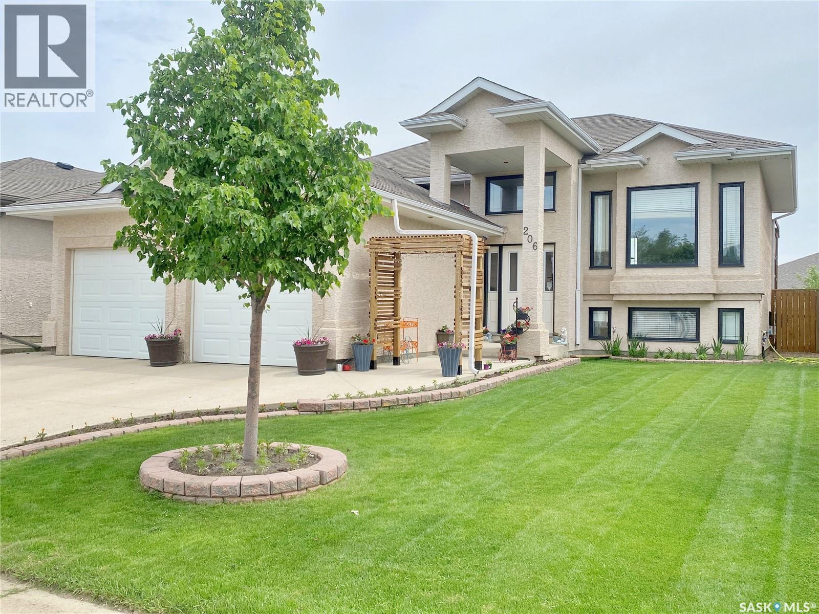 206 Brooklyn Crescent, Warman, SK - Outdoor