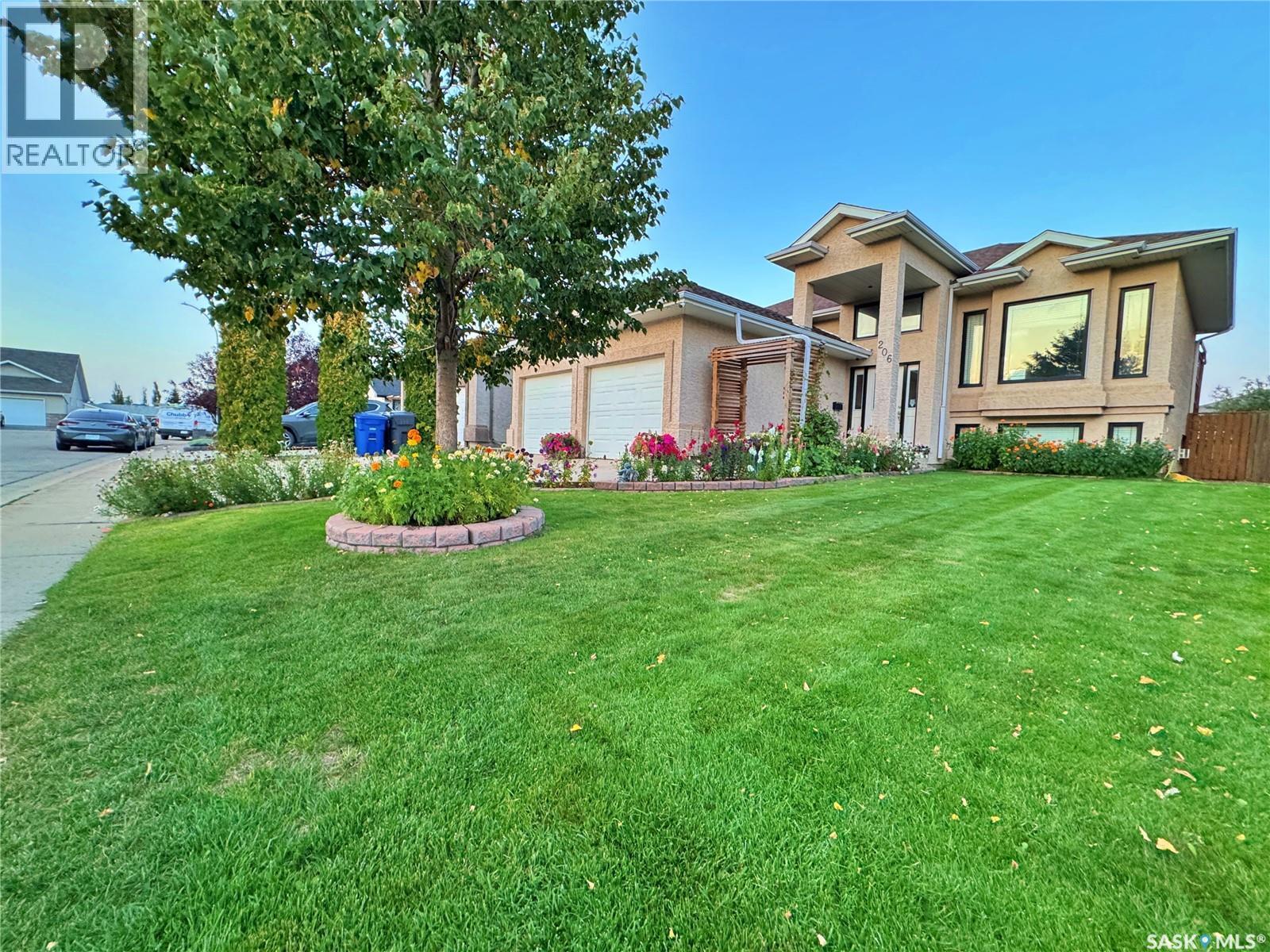 206 Brooklyn Crescent, Warman, SK - Outdoor