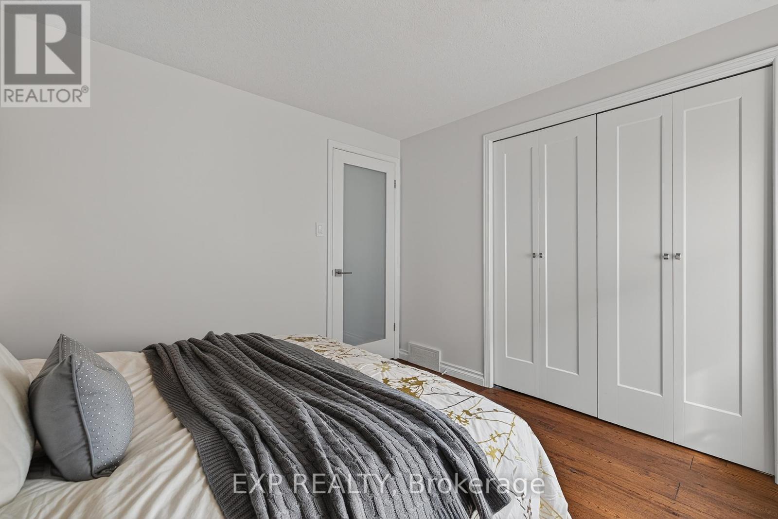 312 Faraday Court, Waterloo, ON - Indoor Photo Showing Bedroom