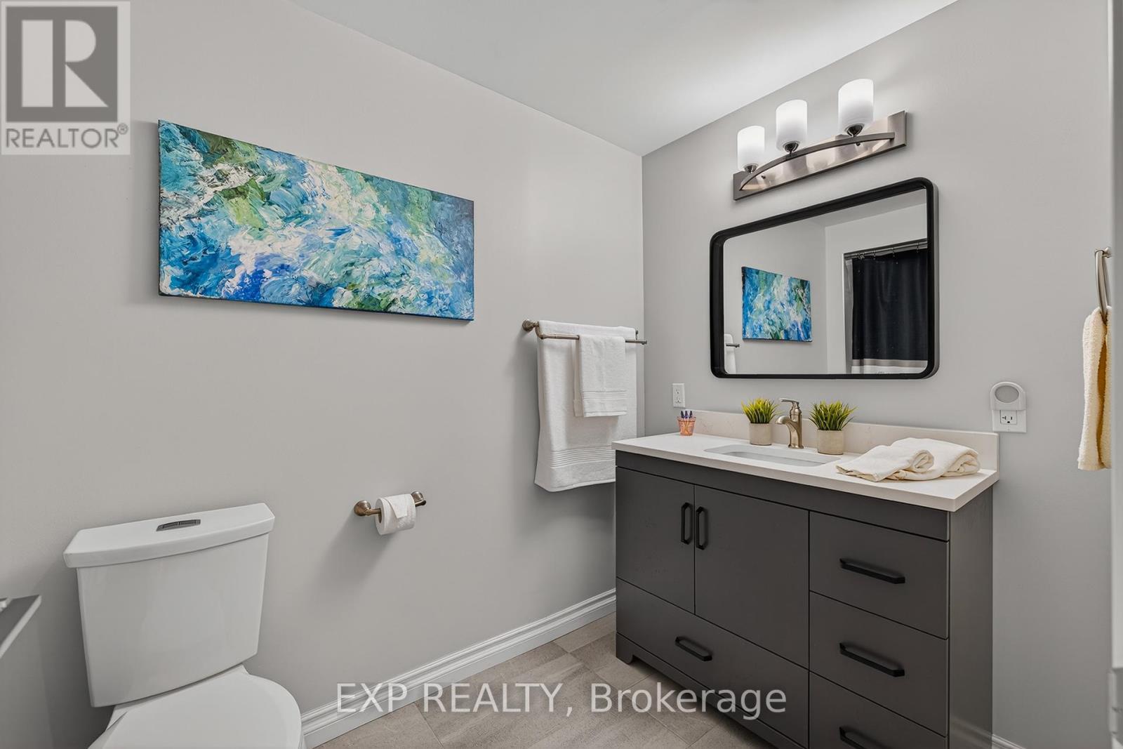 312 Faraday Court, Waterloo, ON - Indoor Photo Showing Bathroom