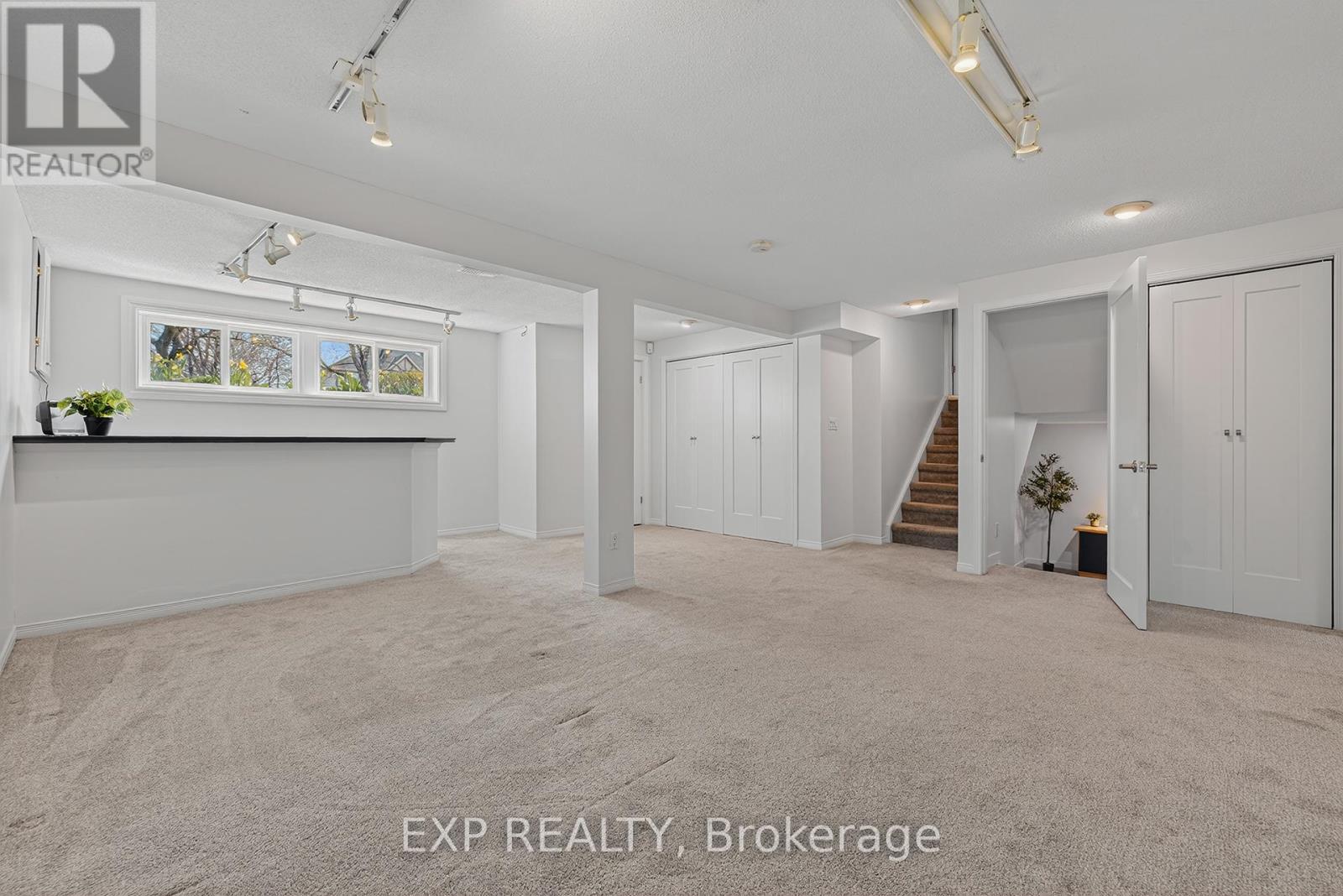 312 Faraday Court, Waterloo, ON - Indoor Photo Showing Other Room