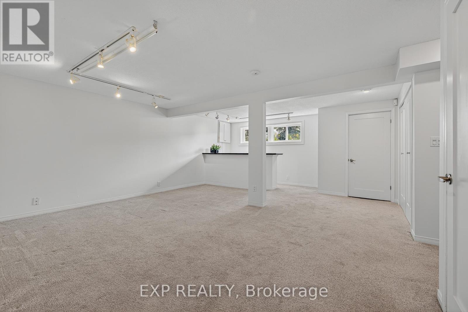 312 Faraday Court, Waterloo, ON - Indoor Photo Showing Other Room