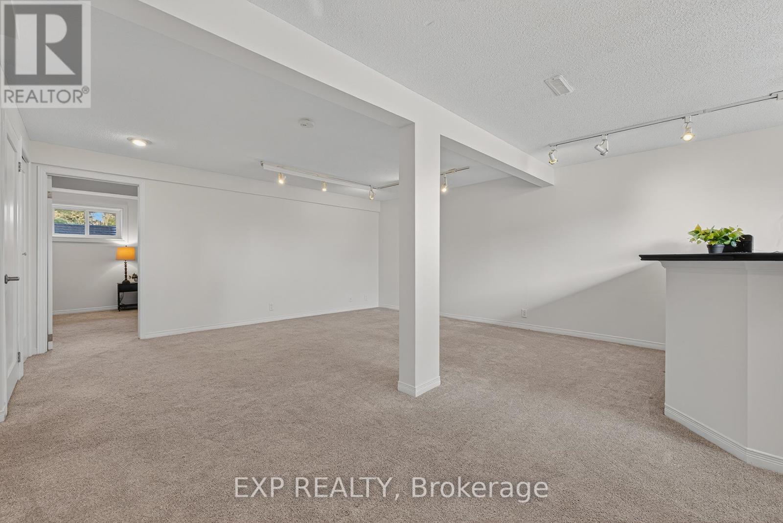 312 Faraday Court, Waterloo, ON - Indoor