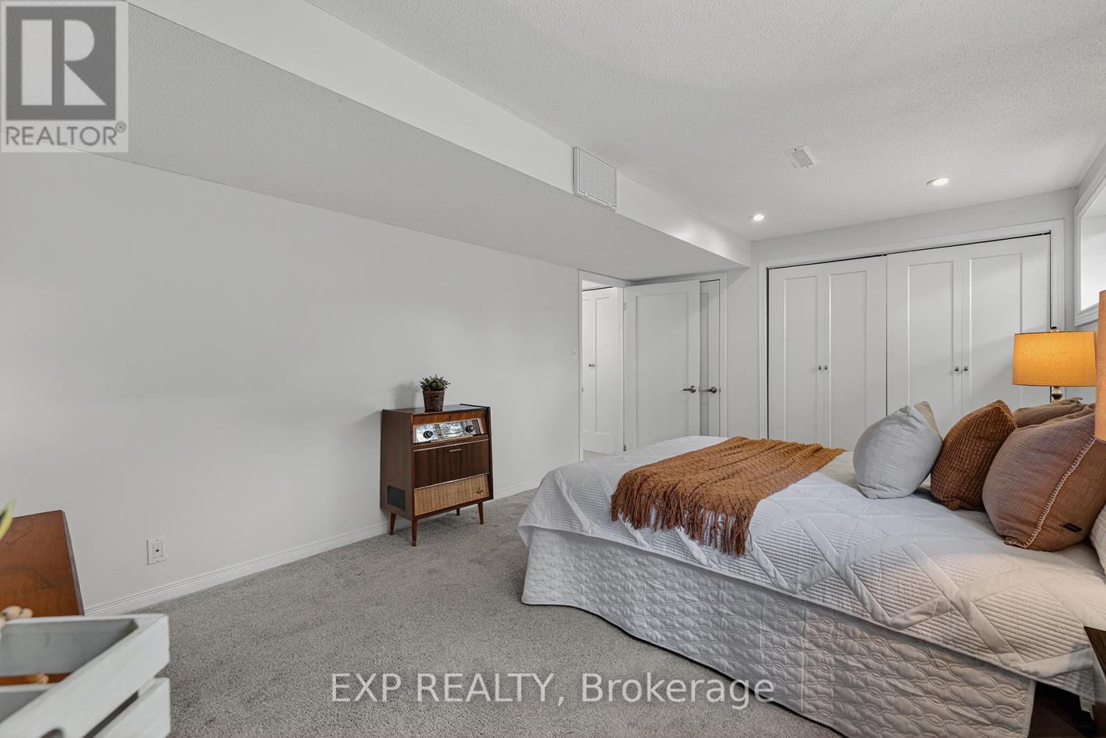 312 Faraday Court, Waterloo, ON - Indoor Photo Showing Bedroom