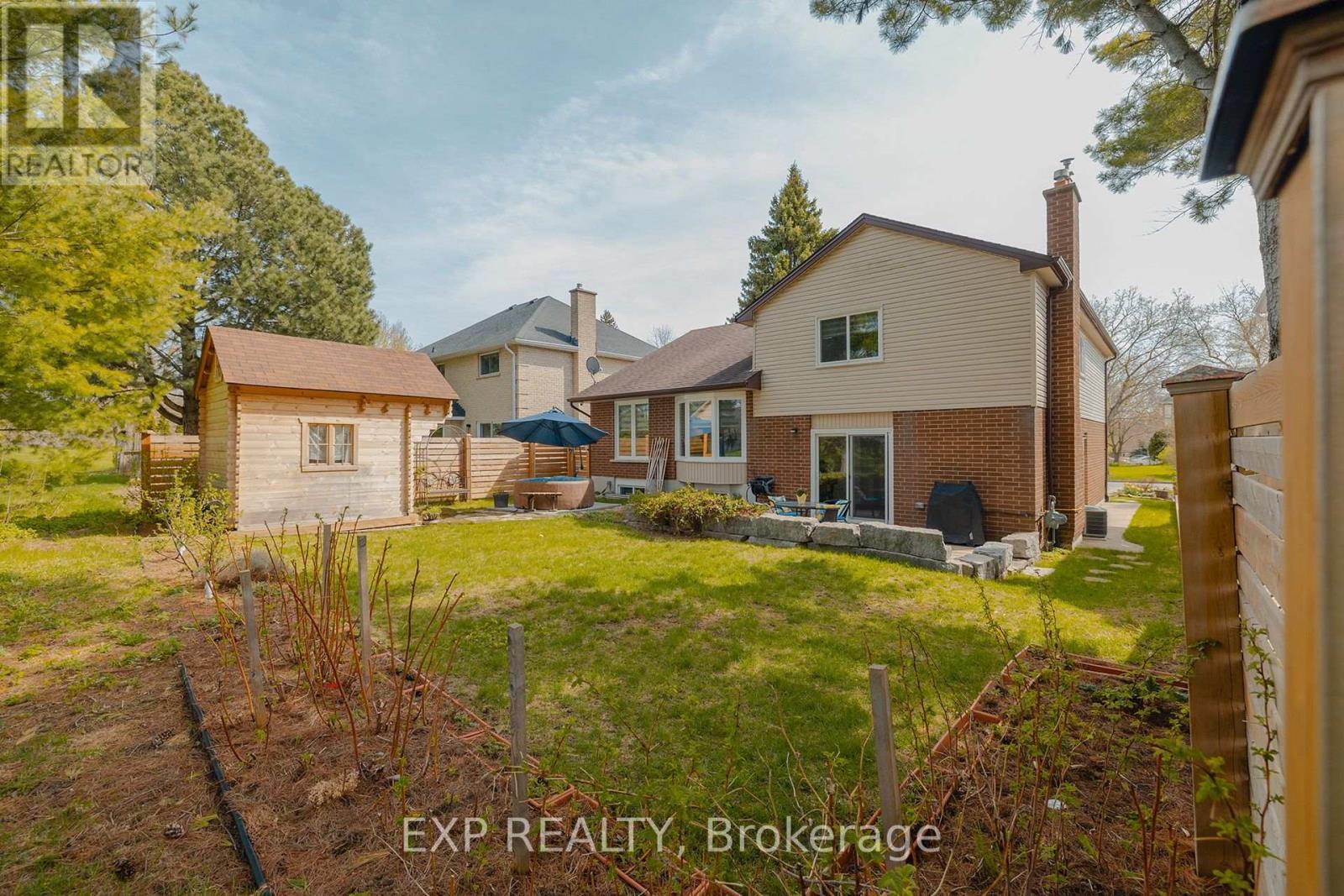 312 Faraday Court, Waterloo, ON - Outdoor