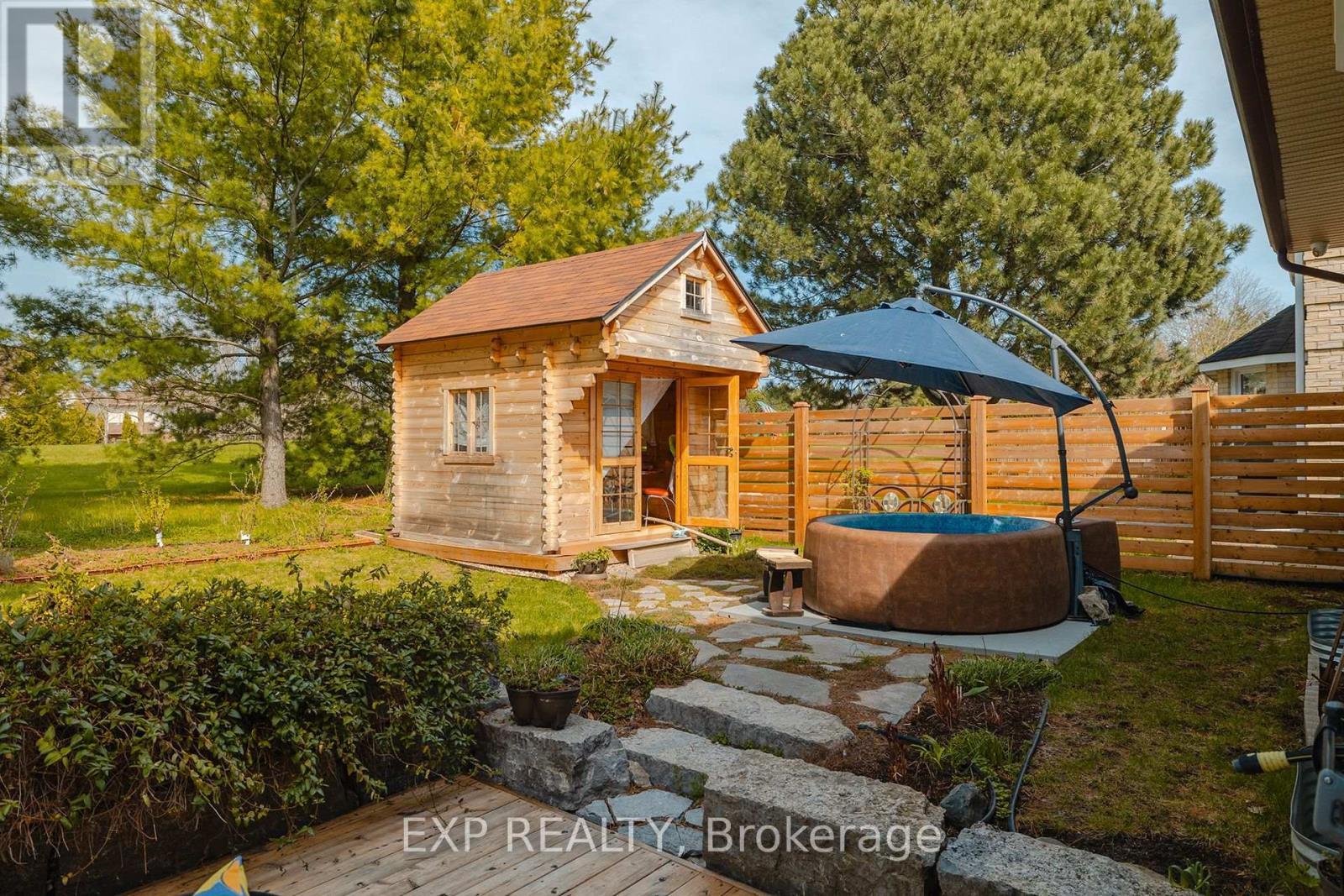 312 Faraday Court, Waterloo, ON - Outdoor