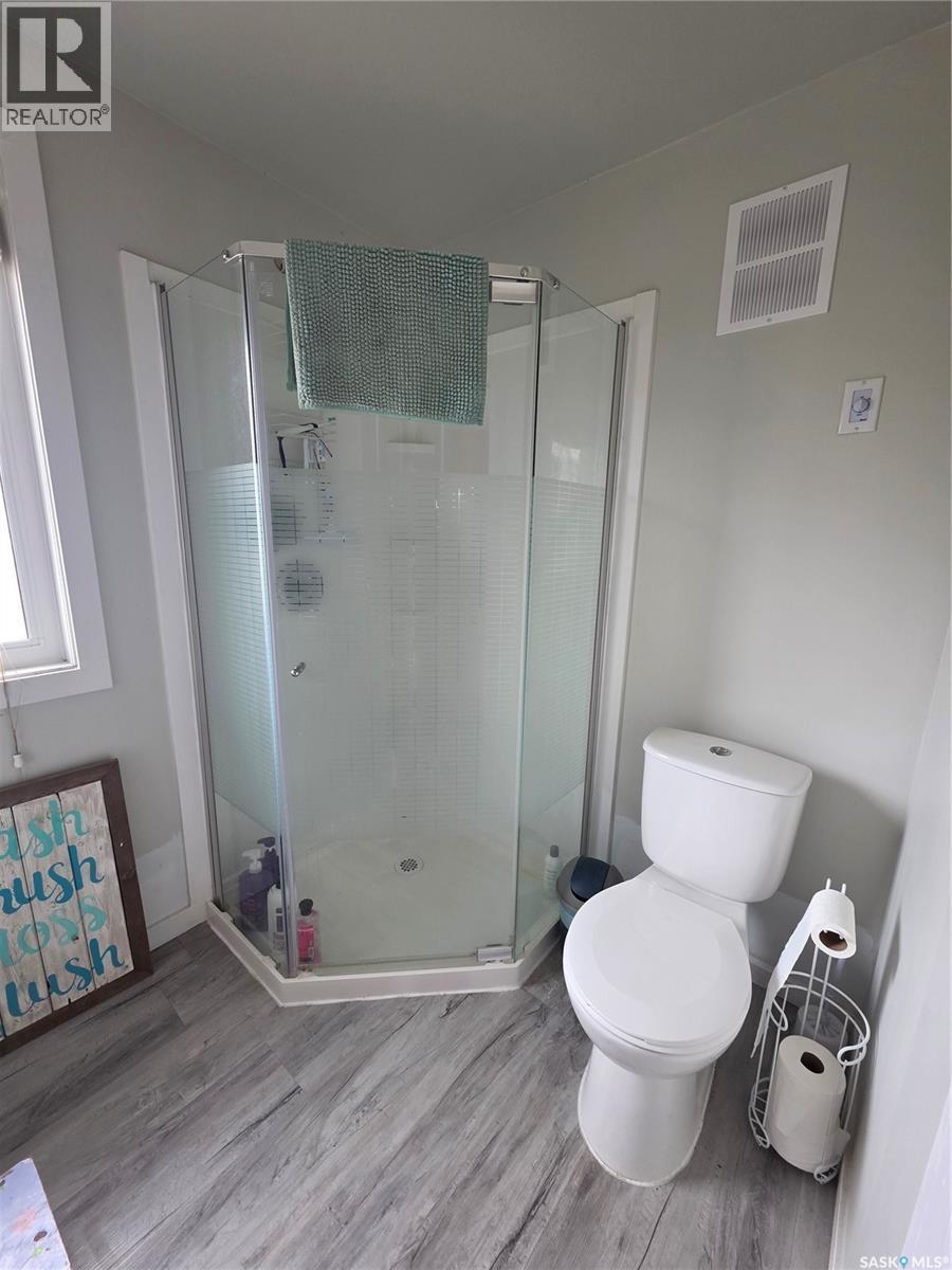 905 2Nd Street, Estevan, SK - Indoor Photo Showing Bathroom