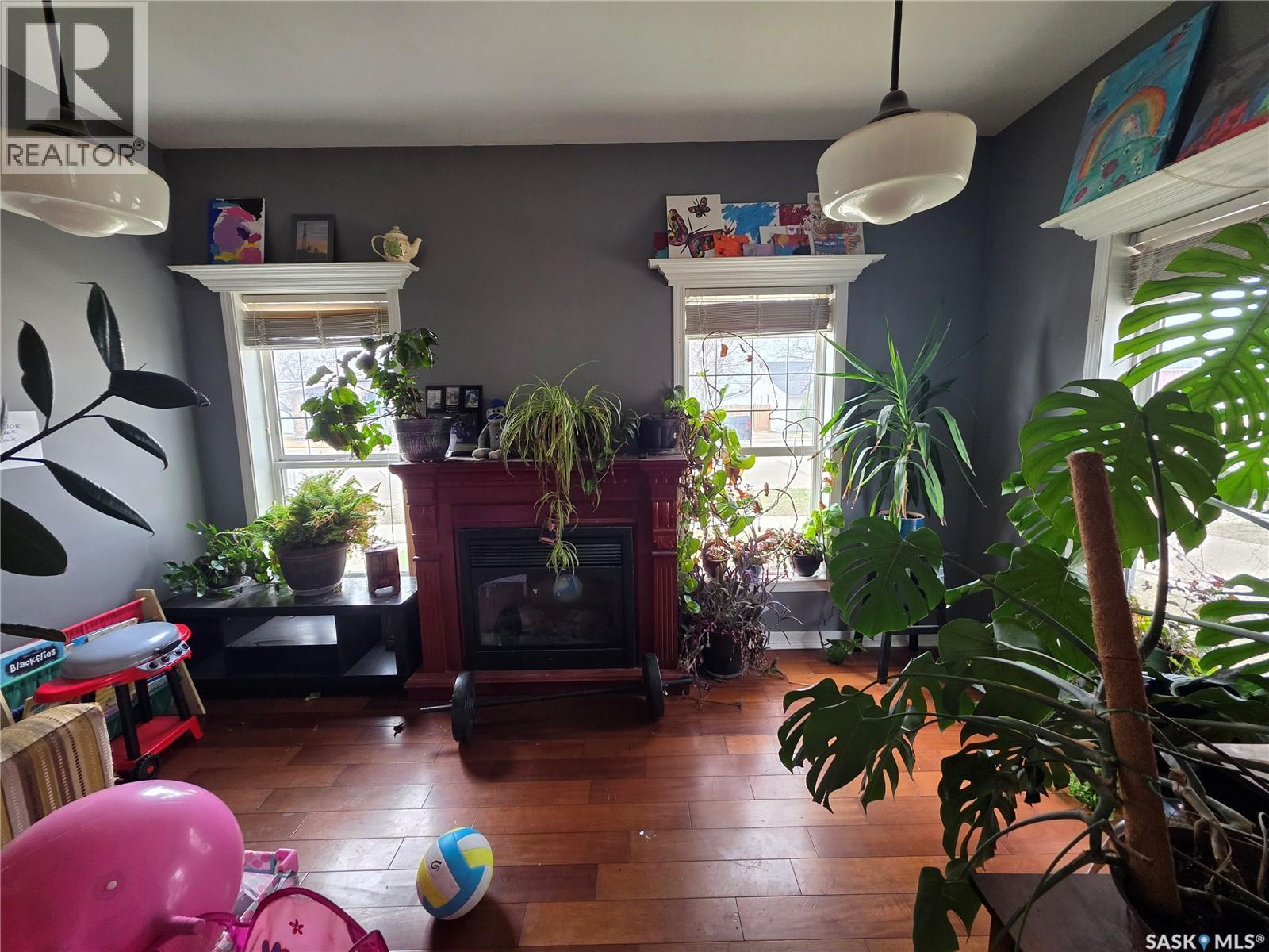905 2Nd Street, Estevan, SK - Indoor