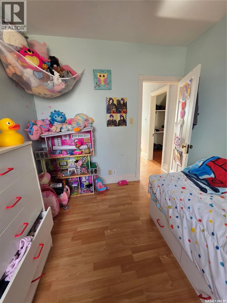 905 2Nd Street, Estevan, SK - Indoor Photo Showing Bedroom