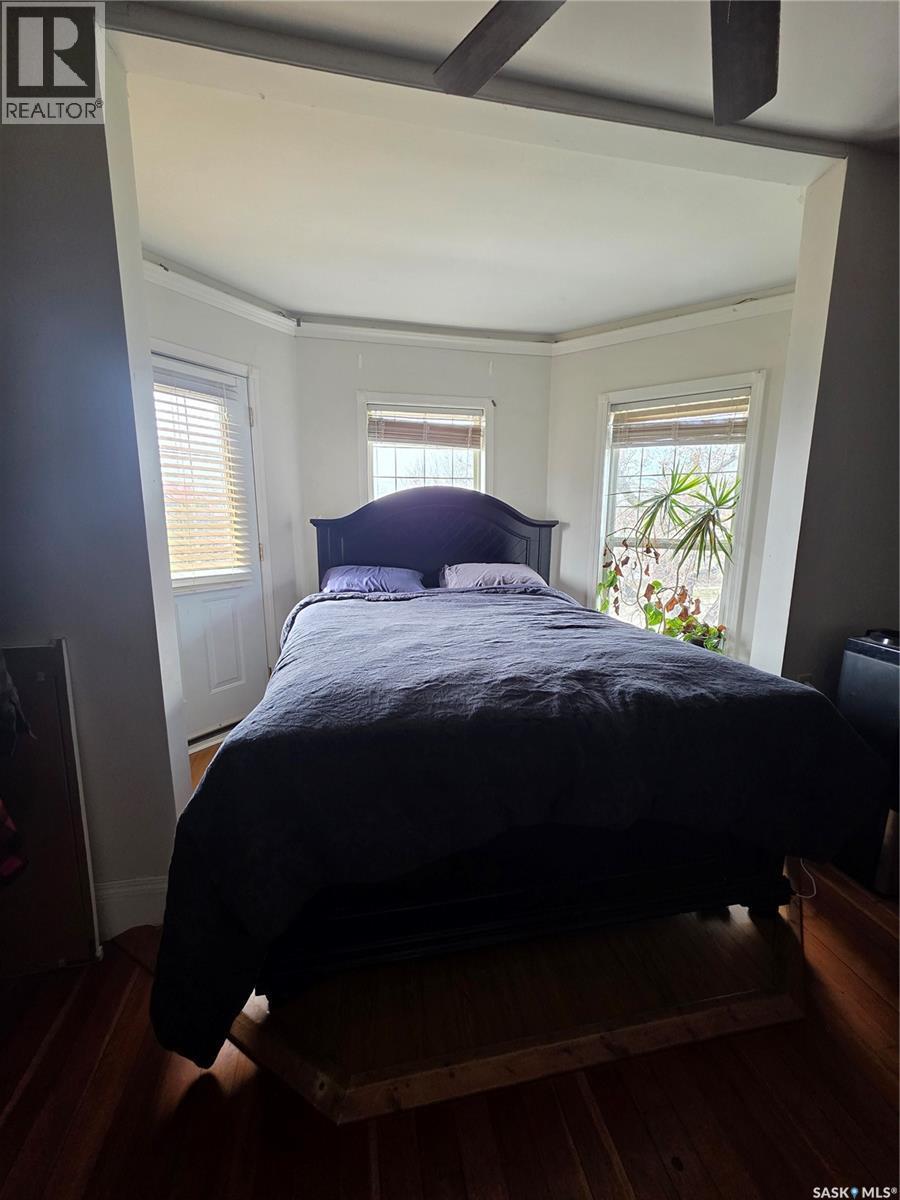 905 2Nd Street, Estevan, SK - Indoor Photo Showing Bedroom