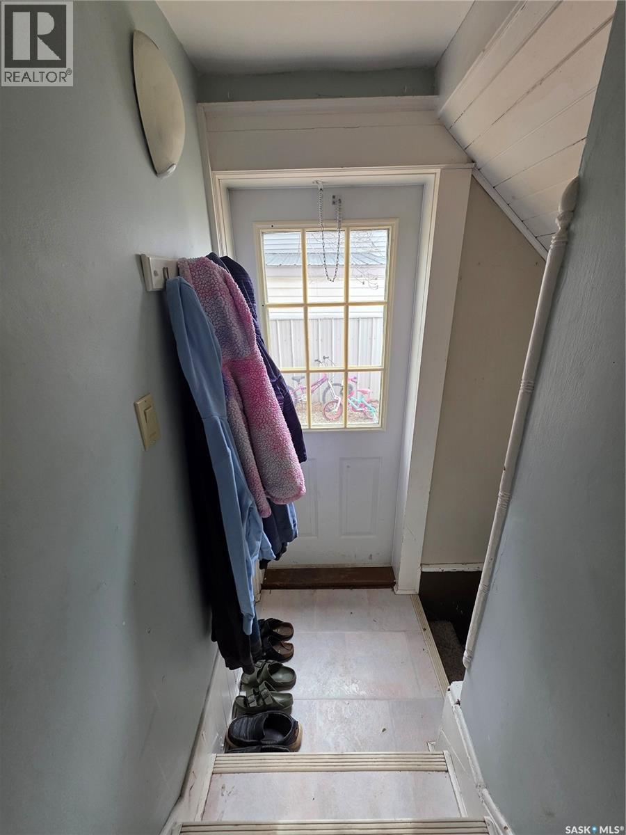 905 2Nd Street, Estevan, SK - Indoor Photo Showing Other Room