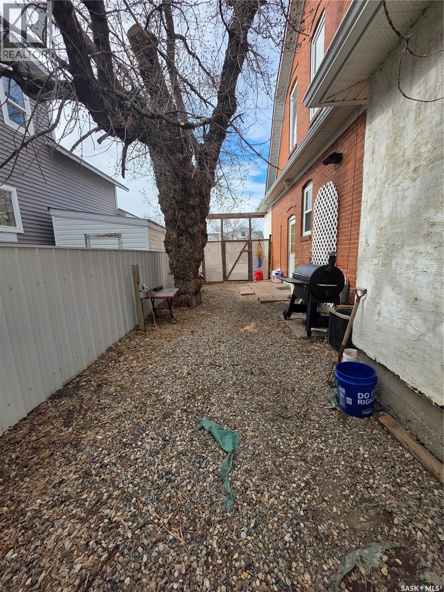 905 2Nd Street, Estevan, SK - Outdoor