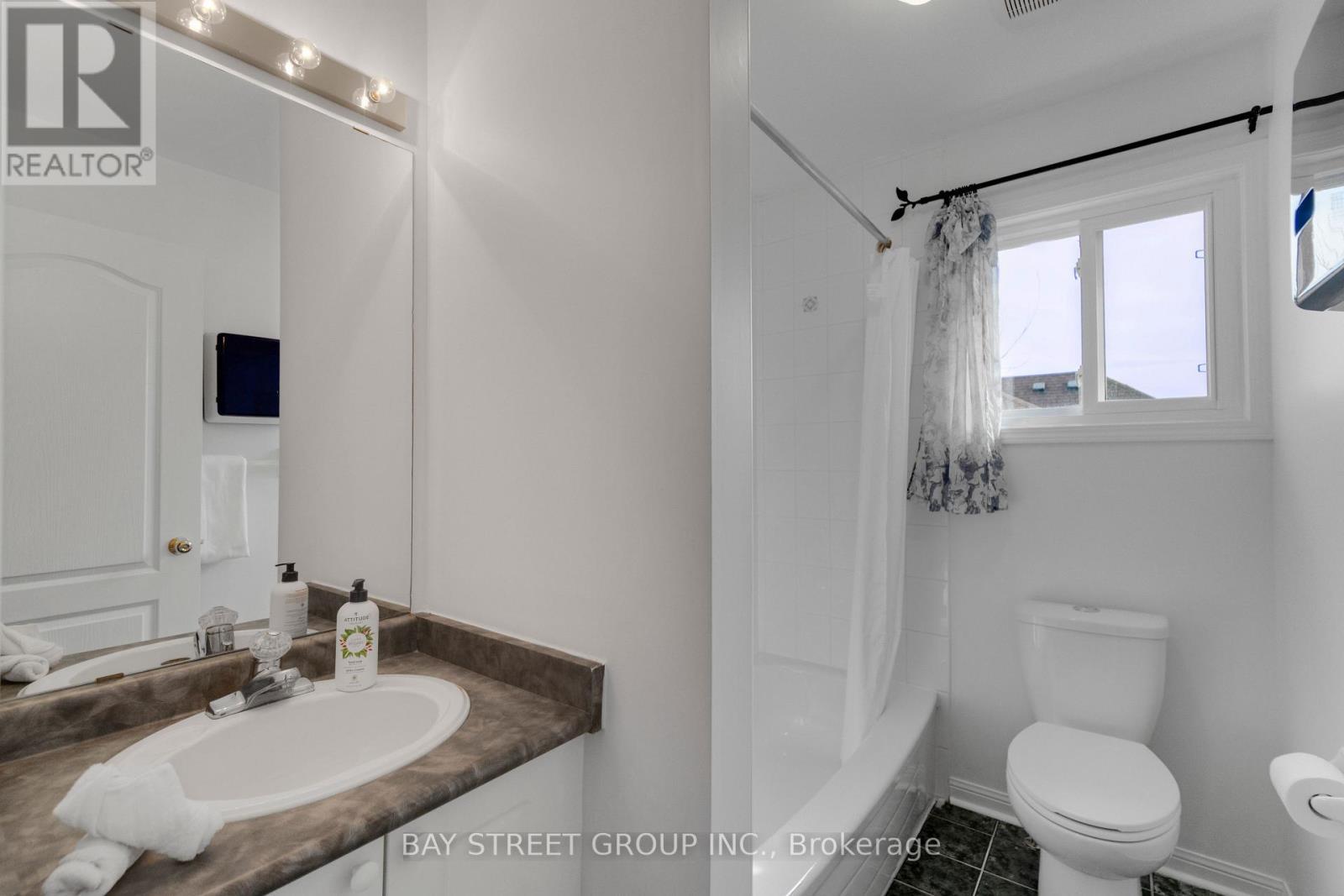 3158 Rock Harbour Road, Mississauga, ON - Indoor Photo Showing Bathroom