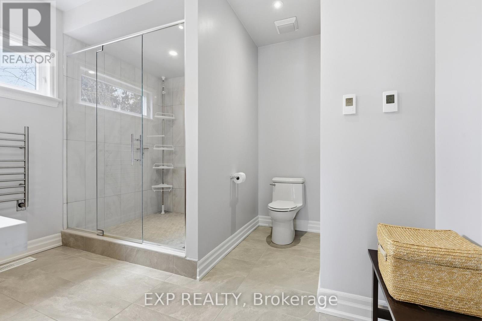 583 Park Crescent, Pickering, ON - Indoor Photo Showing Bathroom