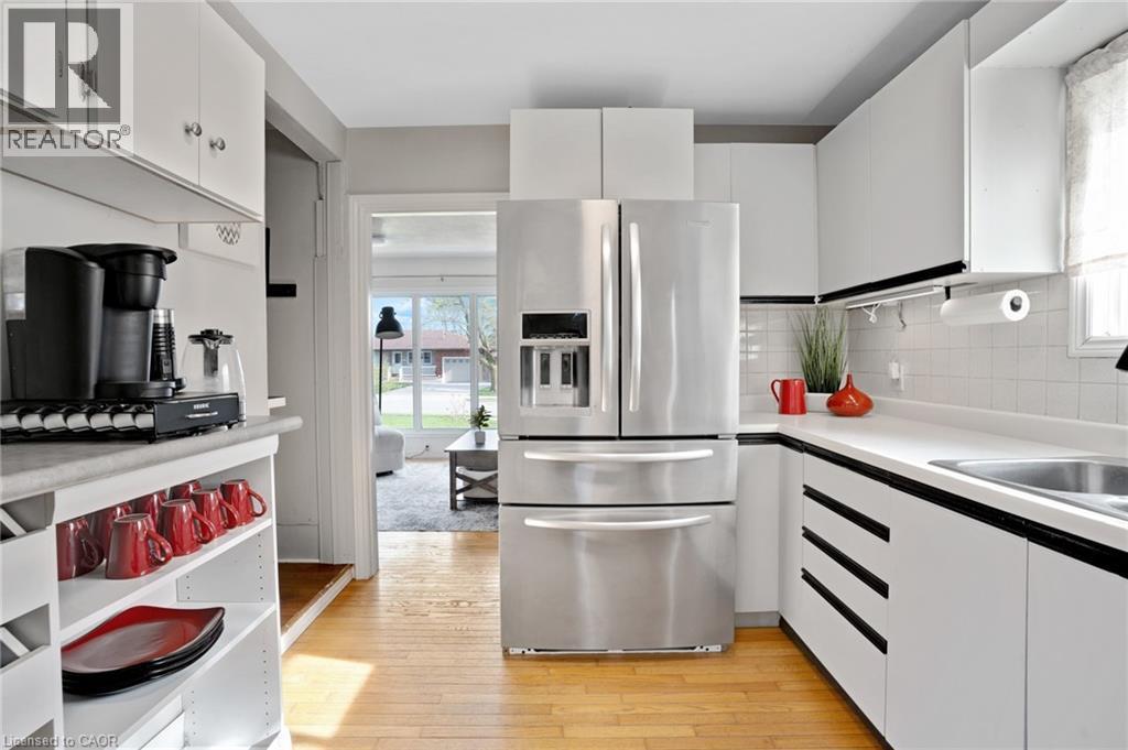 36 Hilltop Drive, Cambridge, ON - Indoor Photo Showing Kitchen