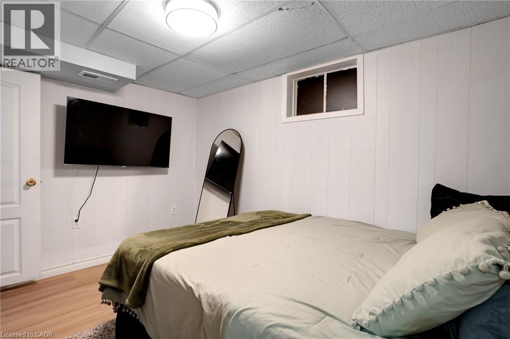 36 Hilltop Drive, Cambridge, ON - Indoor Photo Showing Bedroom