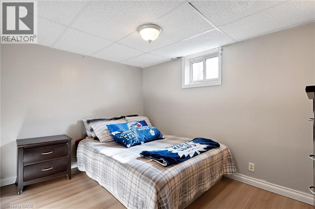 36 Hilltop Drive, Cambridge, ON - Indoor Photo Showing Bedroom
