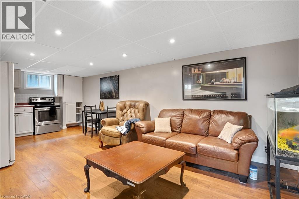 36 Hilltop Drive, Cambridge, ON - Indoor Photo Showing Living Room
