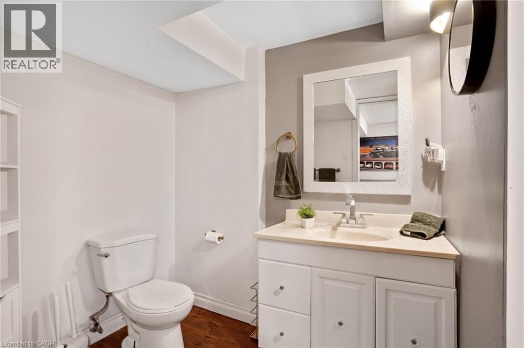 36 Hilltop Drive, Cambridge, ON - Indoor Photo Showing Bathroom