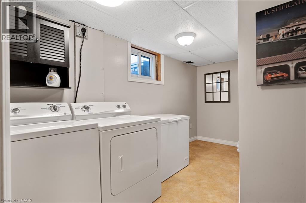 36 Hilltop Drive, Cambridge, ON - Indoor Photo Showing Laundry Room