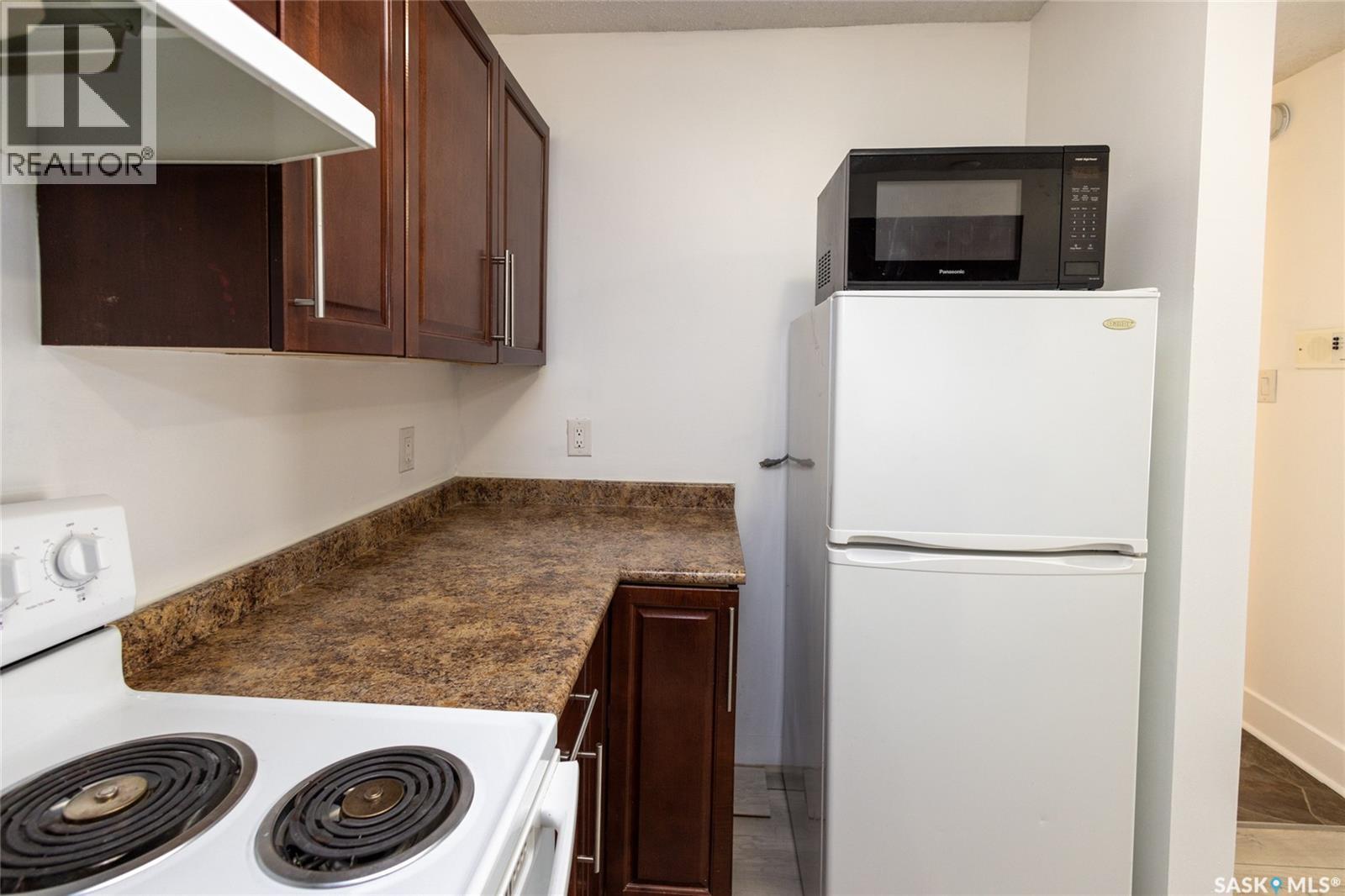 307 512 4Th Avenue N, Saskatoon, SK - Indoor Photo Showing Kitchen
