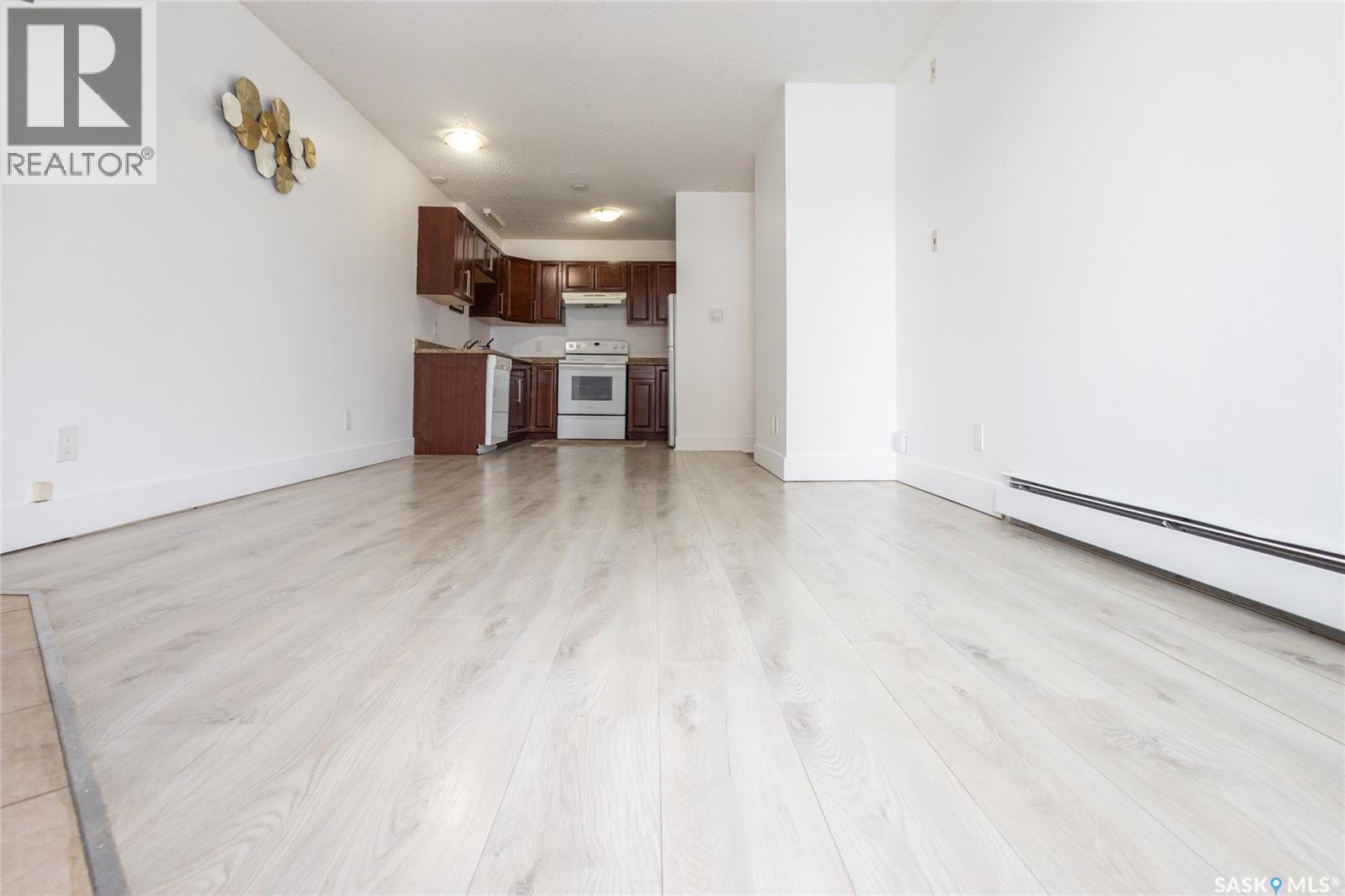 307 512 4Th Avenue N, Saskatoon, SK - Indoor
