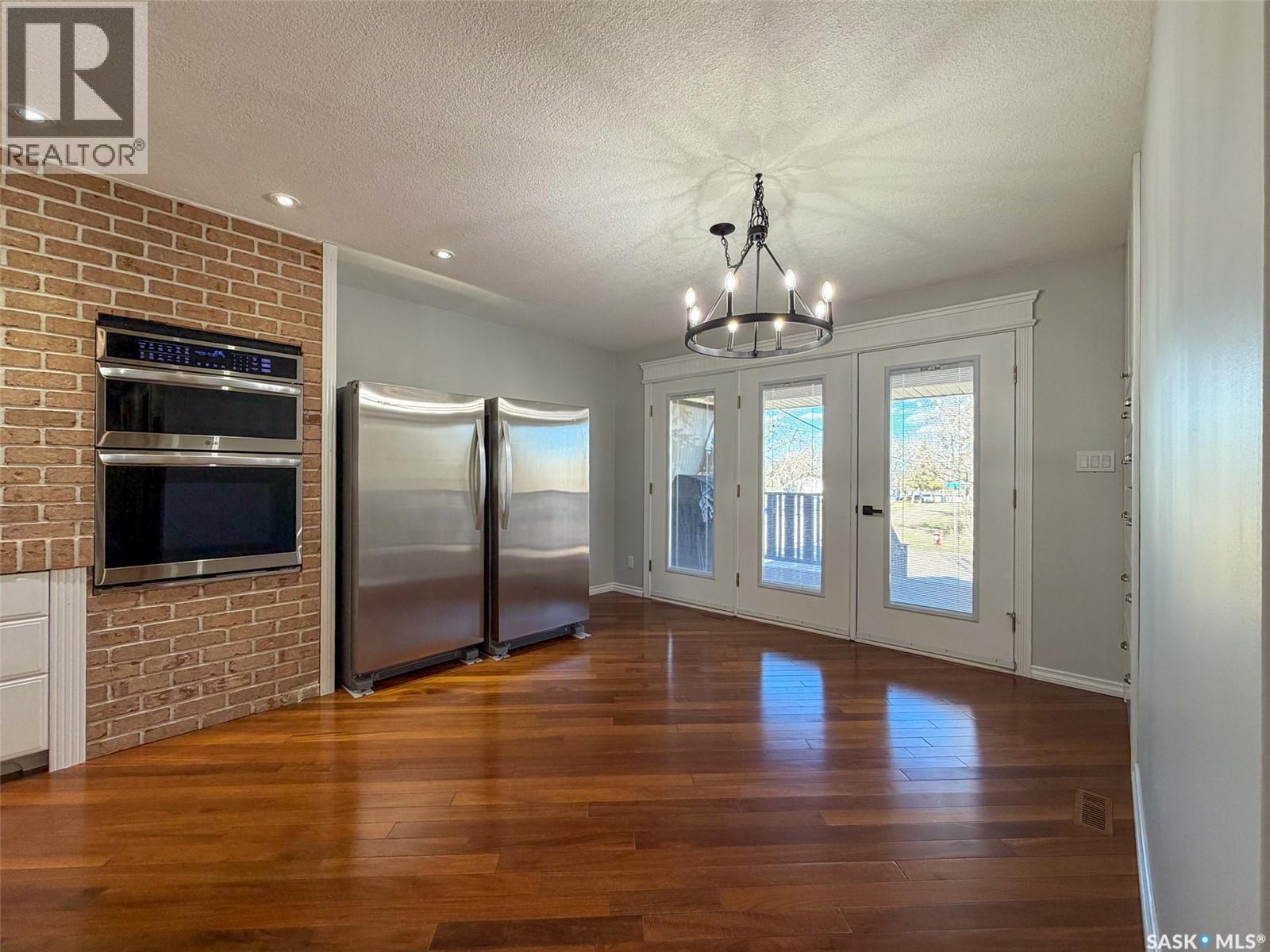 117 2Nd Street W, Frontier, SK - Indoor Photo Showing Other Room