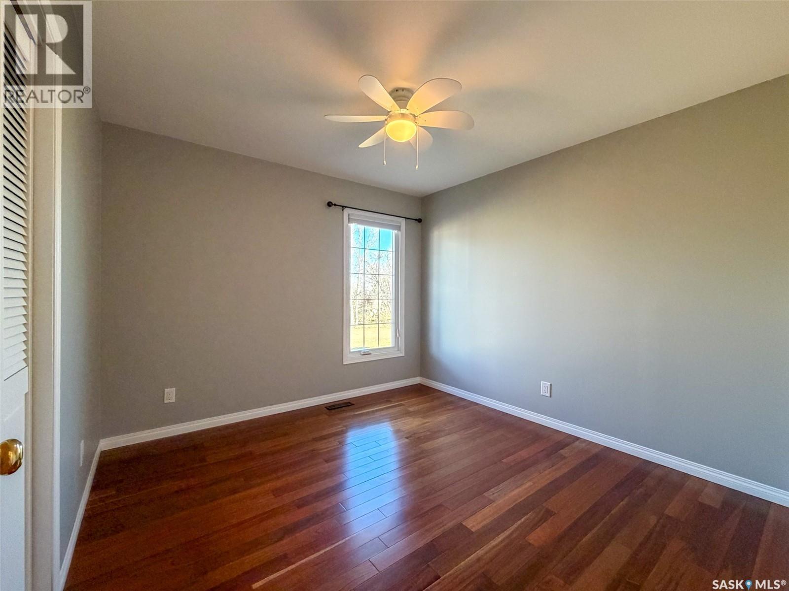 117 2Nd Street W, Frontier, SK - Indoor Photo Showing Other Room
