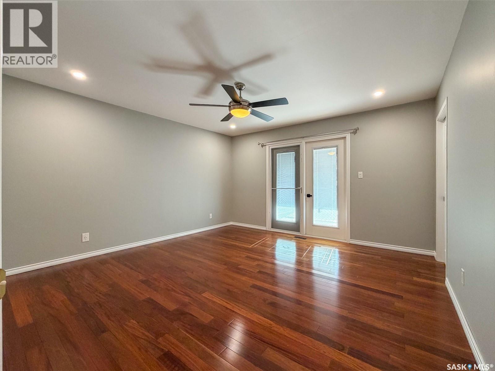 117 2Nd Street W, Frontier, SK - Indoor Photo Showing Other Room