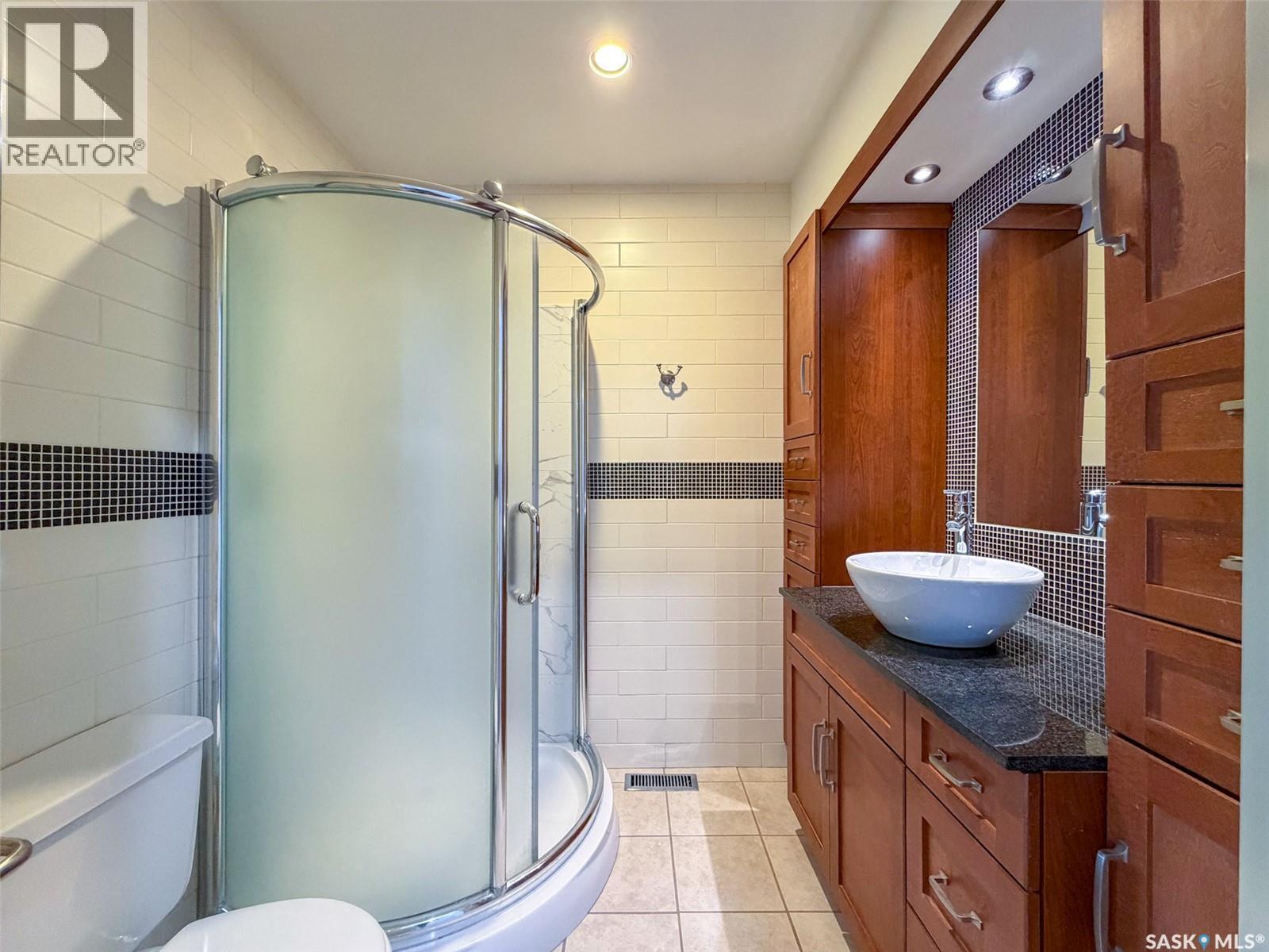 117 2Nd Street W, Frontier, SK - Indoor Photo Showing Bathroom