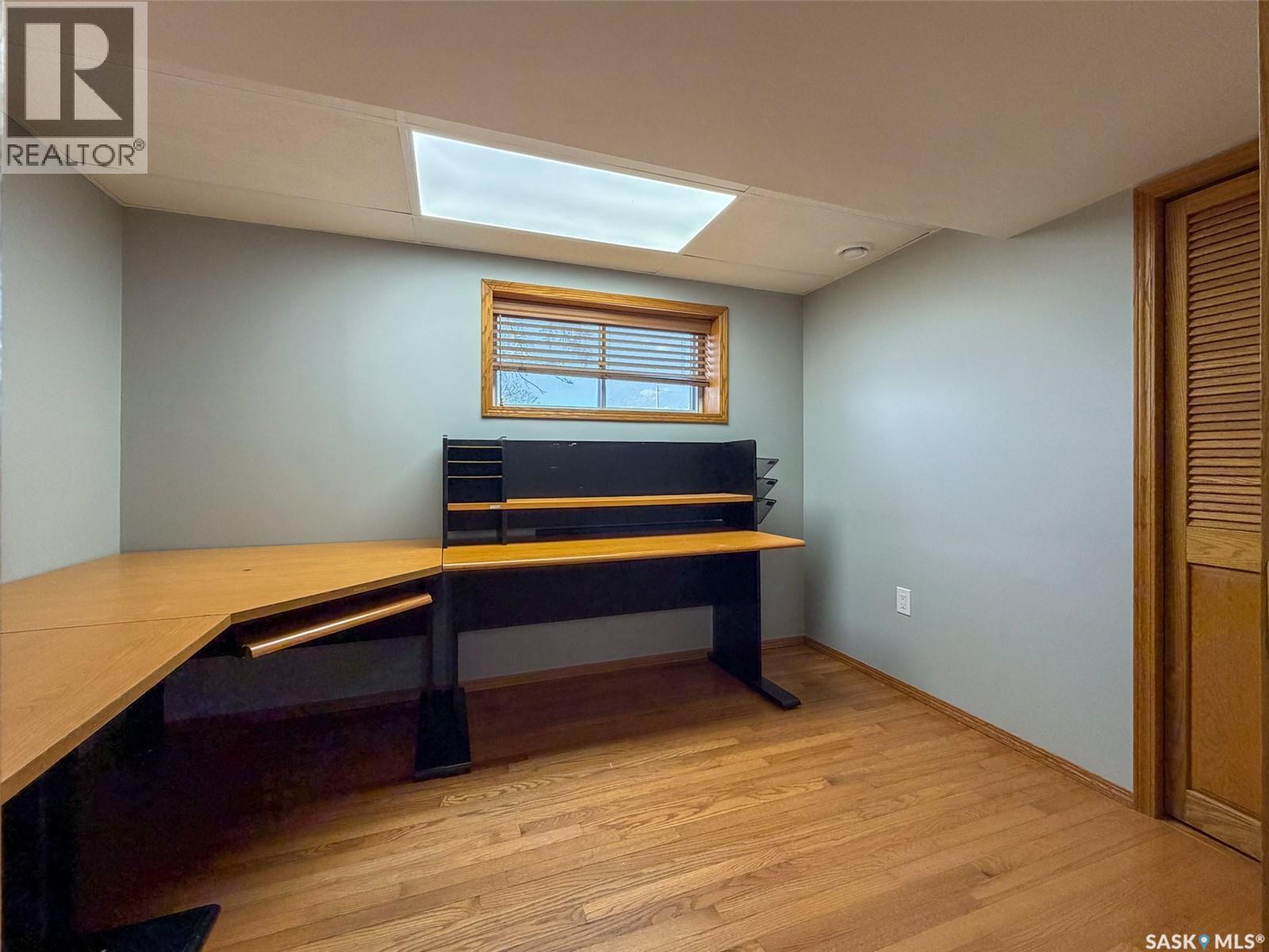 117 2Nd Street W, Frontier, SK - Indoor