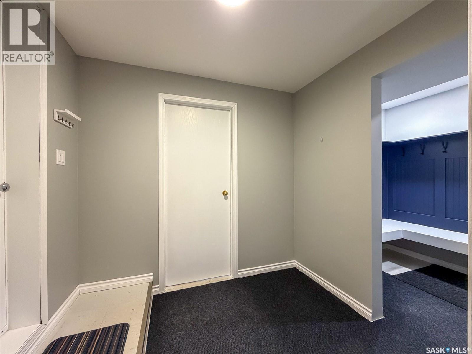 117 2Nd Street W, Frontier, SK - Indoor Photo Showing Other Room