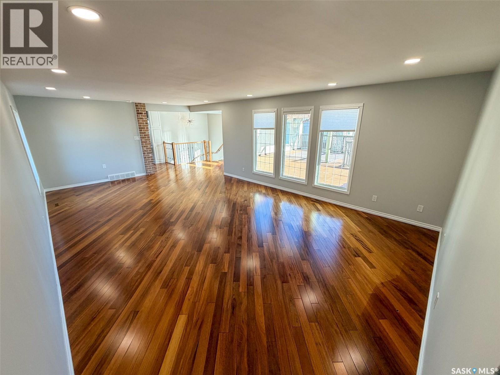117 2Nd Street W, Frontier, SK - Indoor Photo Showing Other Room