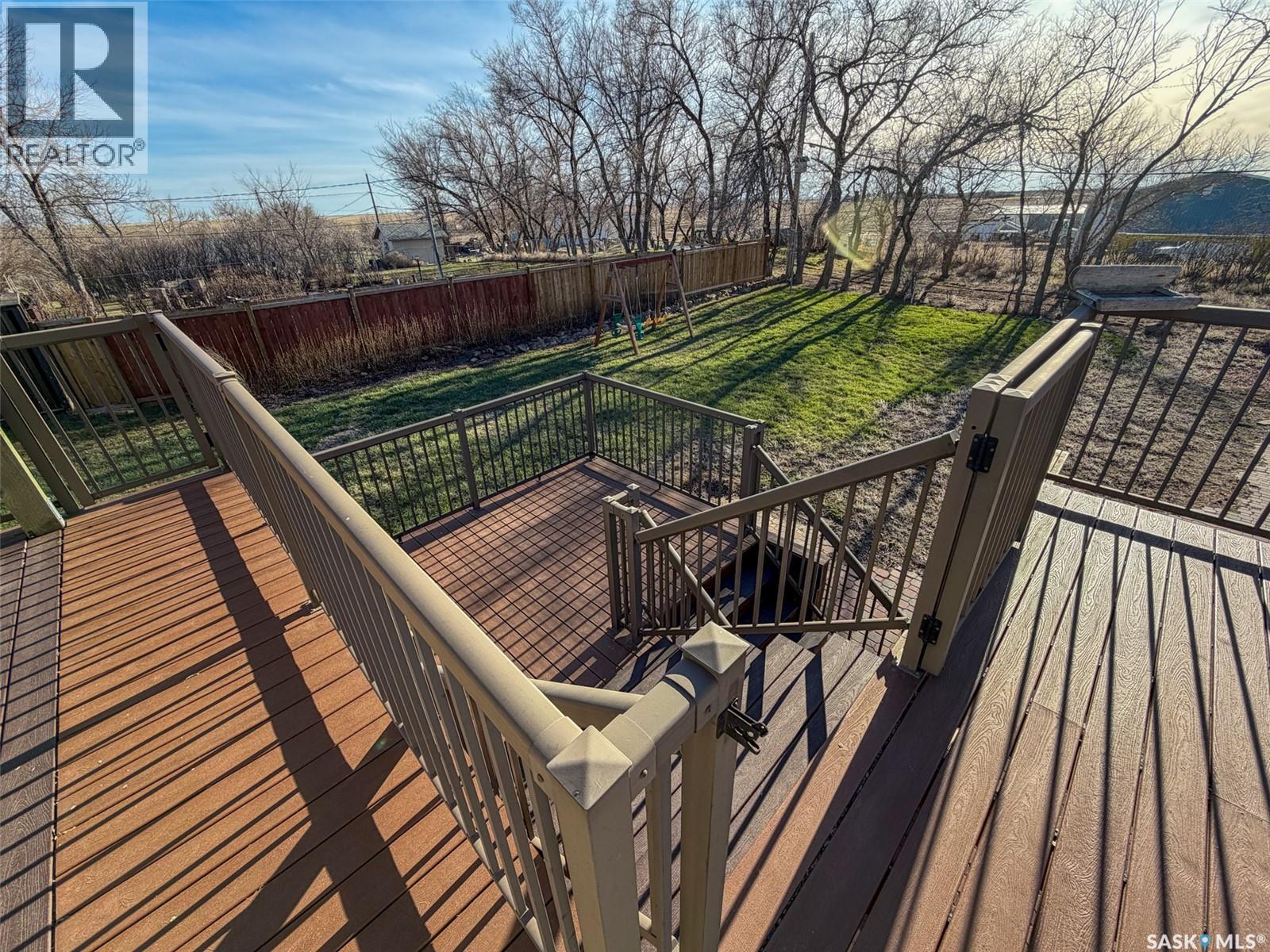 117 2Nd Street W, Frontier, SK - Outdoor