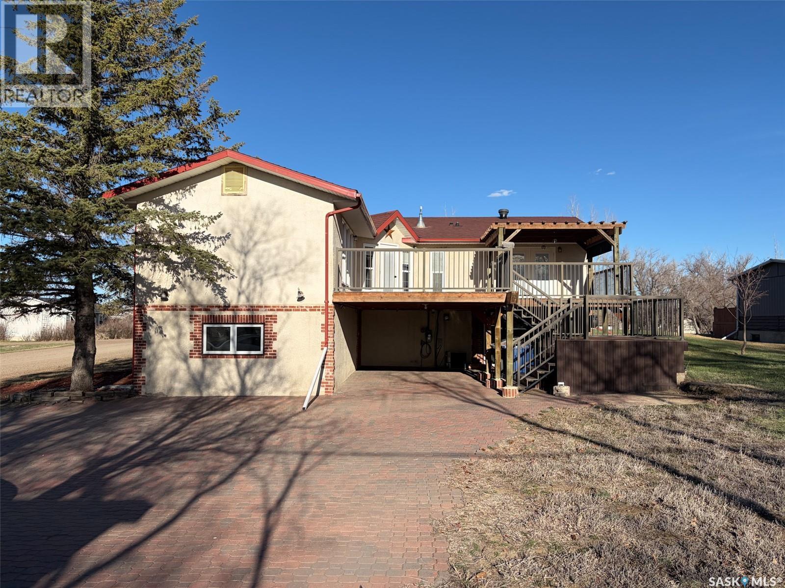 117 2Nd Street W, Frontier, SK - Outdoor