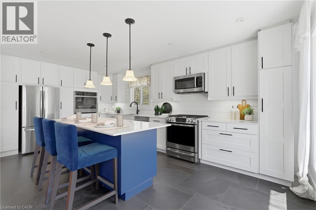 29 Melissa Crescent, Hamilton, ON - Indoor Photo Showing Kitchen With Upgraded Kitchen