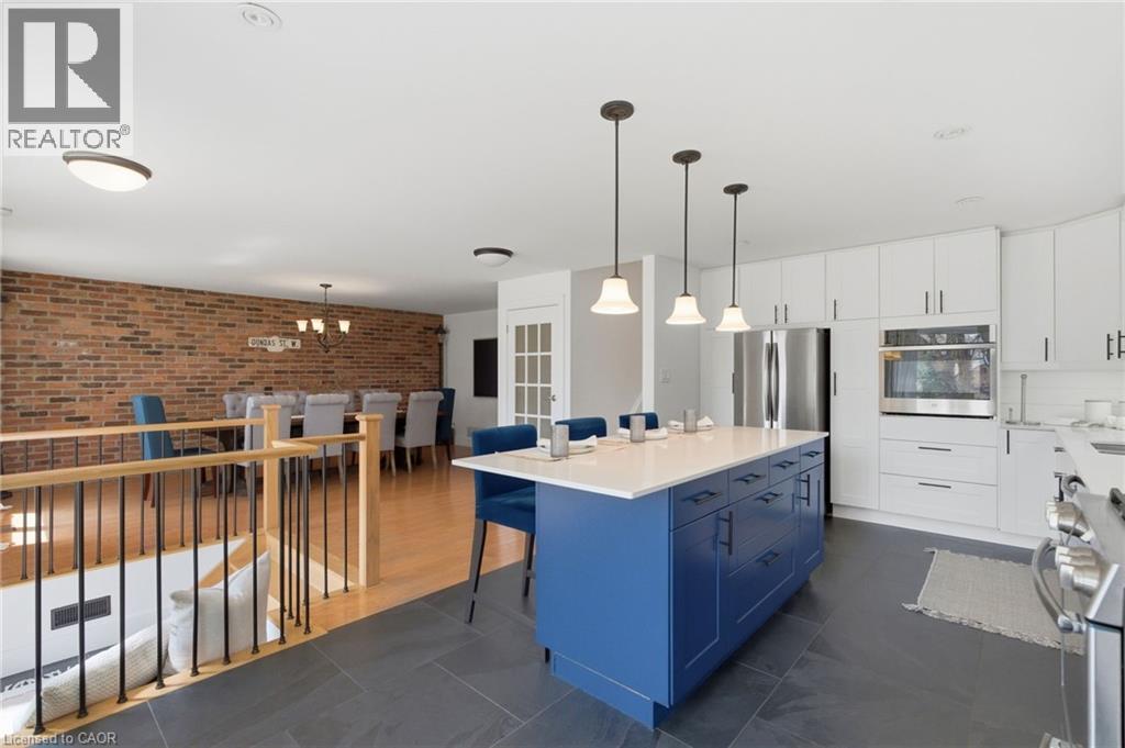 29 Melissa Crescent, Hamilton, ON - Indoor Photo Showing Kitchen With Upgraded Kitchen