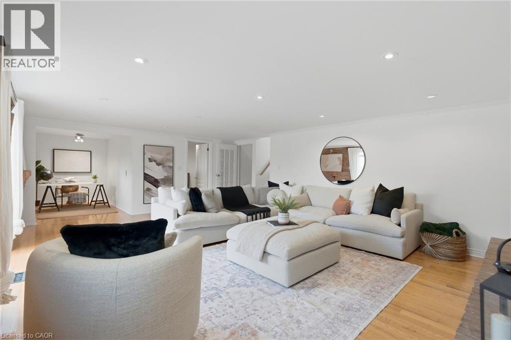 29 Melissa Crescent, Hamilton, ON - Indoor Photo Showing Living Room