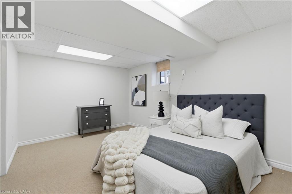 29 Melissa Crescent, Hamilton, ON - Indoor Photo Showing Bedroom