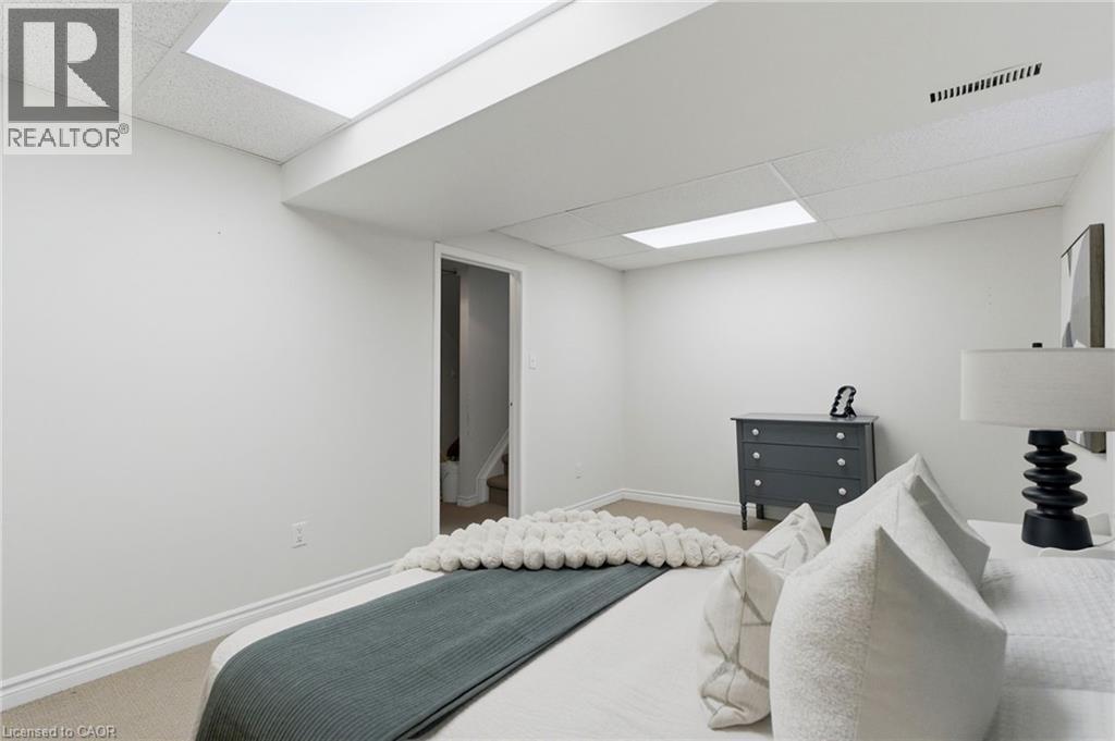 29 Melissa Crescent, Hamilton, ON - Indoor Photo Showing Bedroom