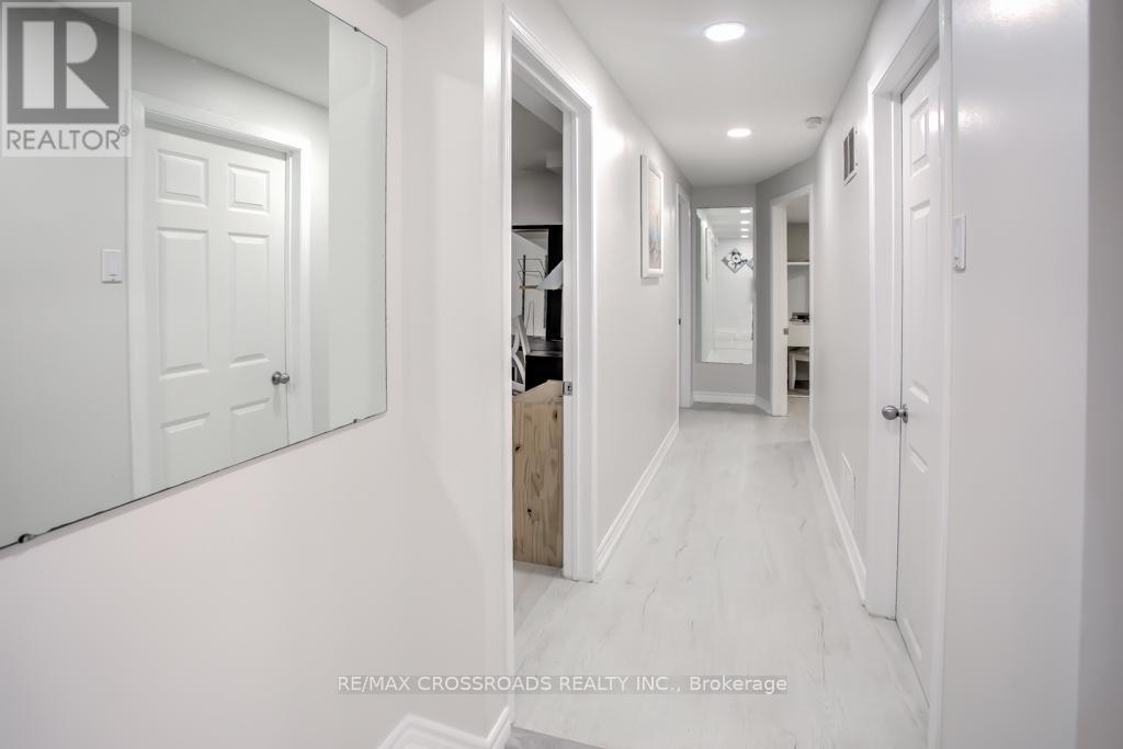 66 Bayhampton Crescent, Vaughan, ON - Indoor Photo Showing Other Room