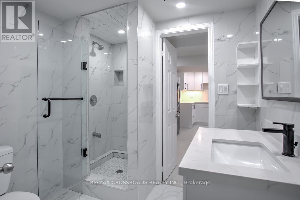 66 Bayhampton Crescent, Vaughan, ON - Indoor Photo Showing Bathroom