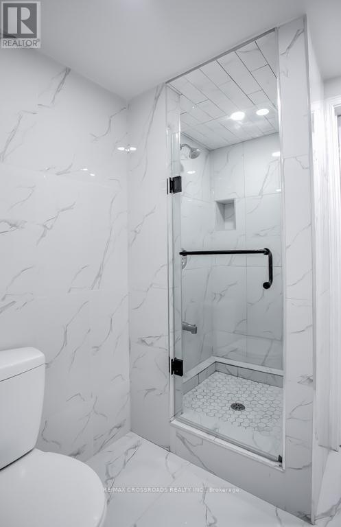 66 Bayhampton Crescent, Vaughan, ON - Indoor Photo Showing Bathroom