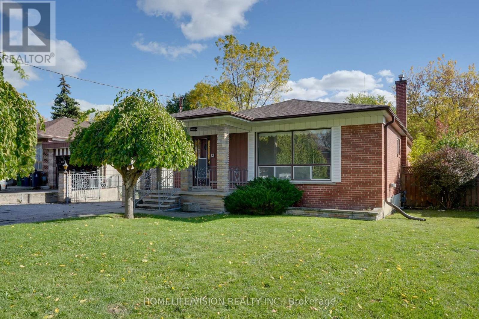 239 Epsom Downs Drive, Toronto, ON - Outdoor