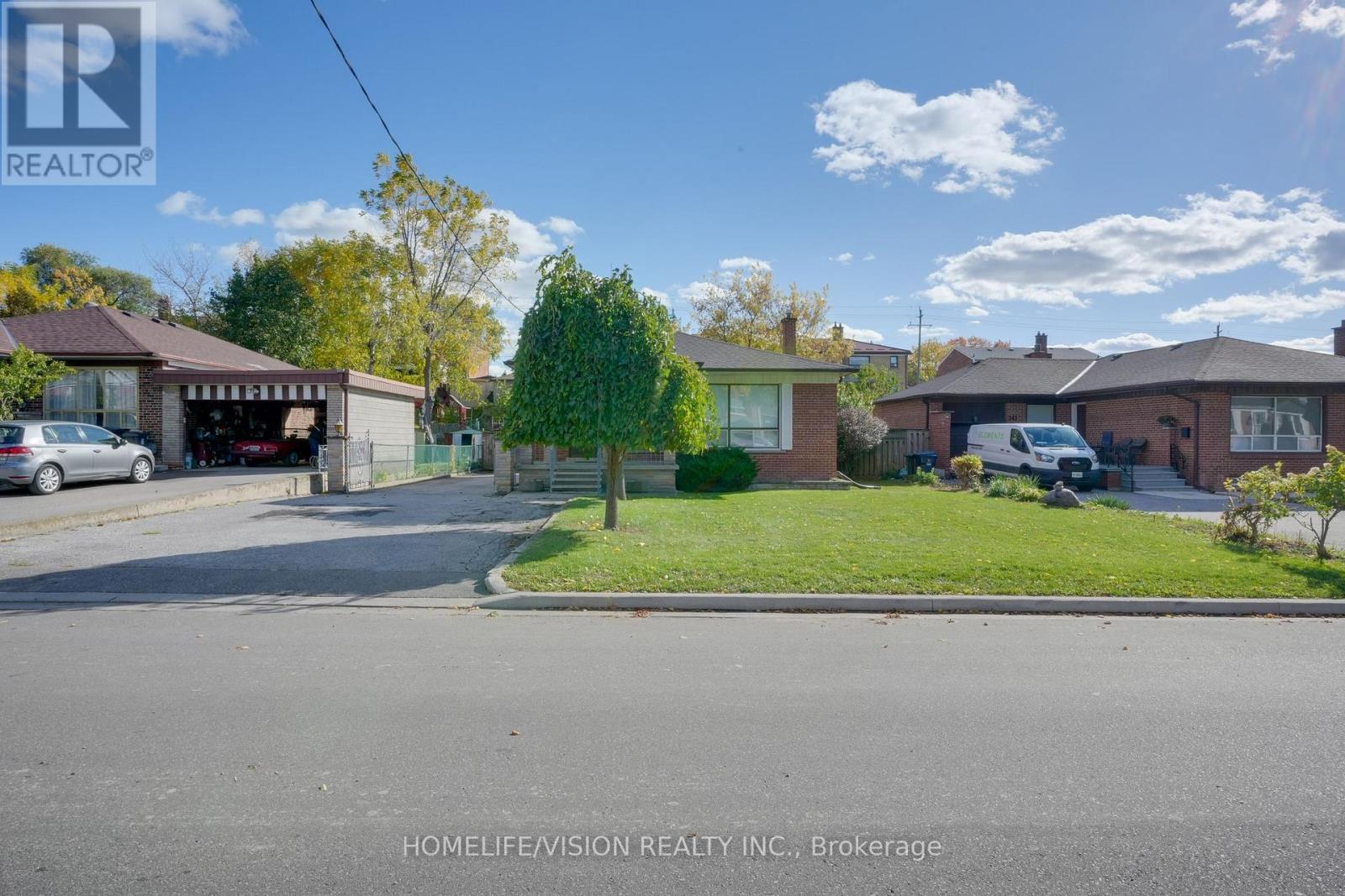 239 Epsom Downs Drive, Toronto, ON - Outdoor With Facade