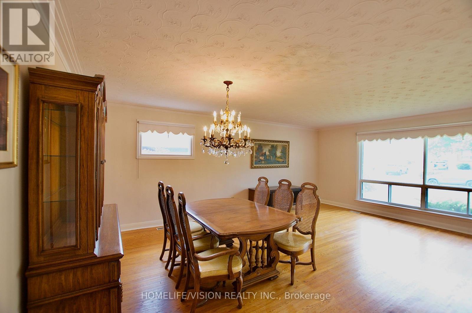 239 Epsom Downs Drive, Toronto, ON - Indoor
