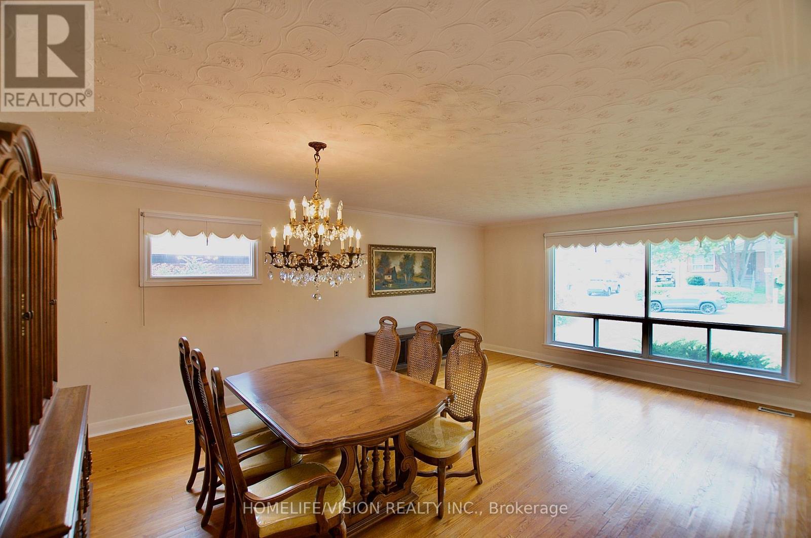239 Epsom Downs Drive, Toronto, ON - Indoor